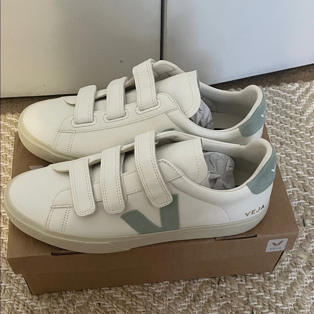 Veja Cream and Light Green Sneakers - Picture 1 of 4
